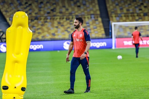 Thử thách lớn của HLV Ruben Amorim tại Manchester United: Xây dựng hệ thống chiến thuật đồng bộ